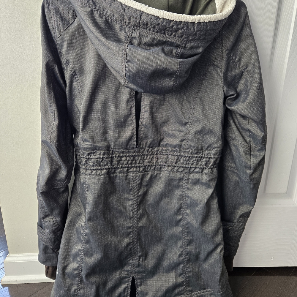 Lululemon Jacket - Picture 2 of 8